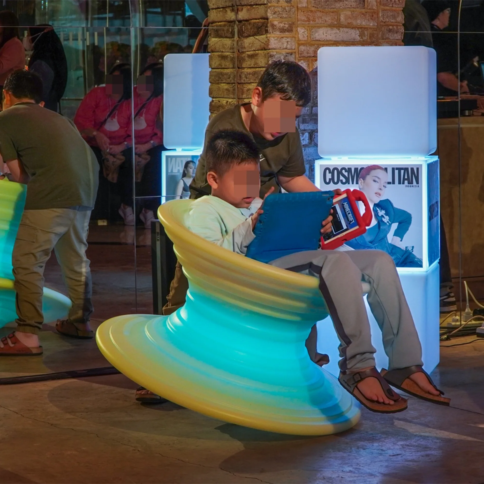 Gyro Chair-4 LED Furniture Gyro Chair