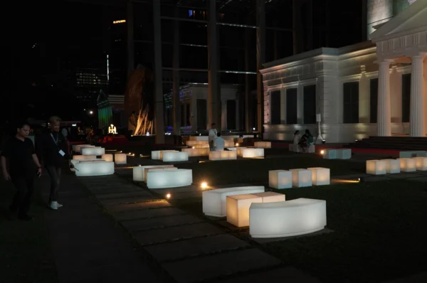 Sewa LED Furniture untuk Dekorasi Acara Outdoor