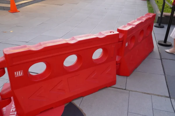 rentalink pembatas jalan plastik