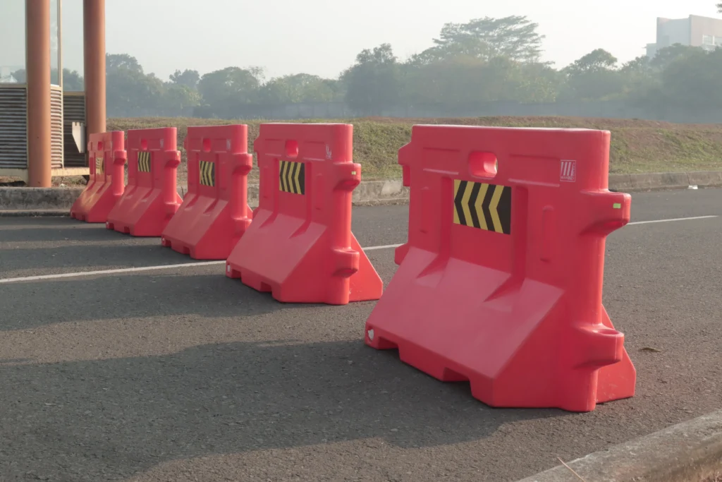 pembatas jalan orange