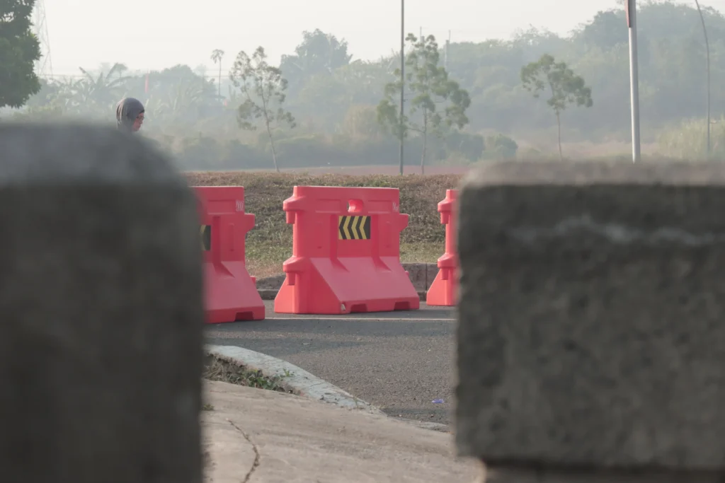 pembatas jalan orange