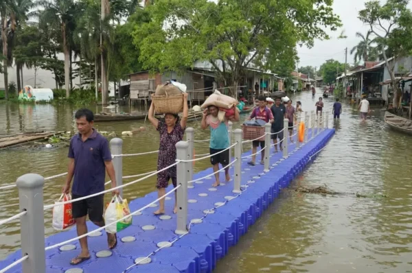 Solusi Efektif untuk Evakuasi Banjir dengan Jembatan Apung