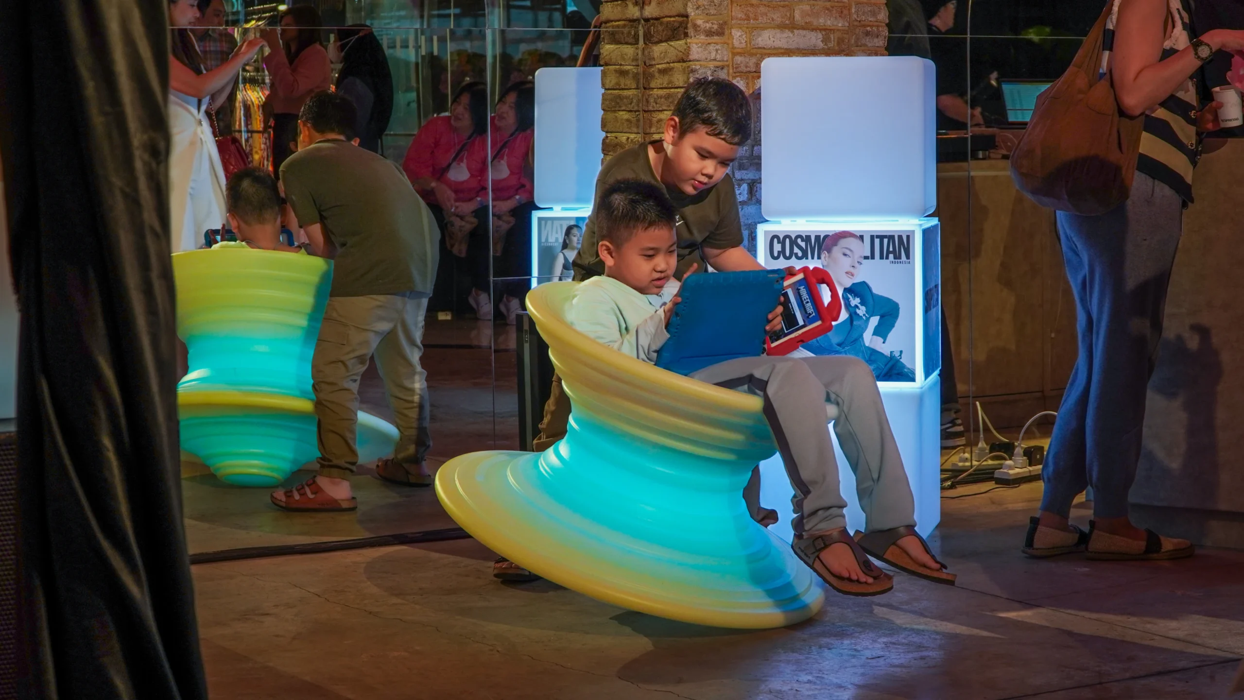 portofolio led furniture rentalink