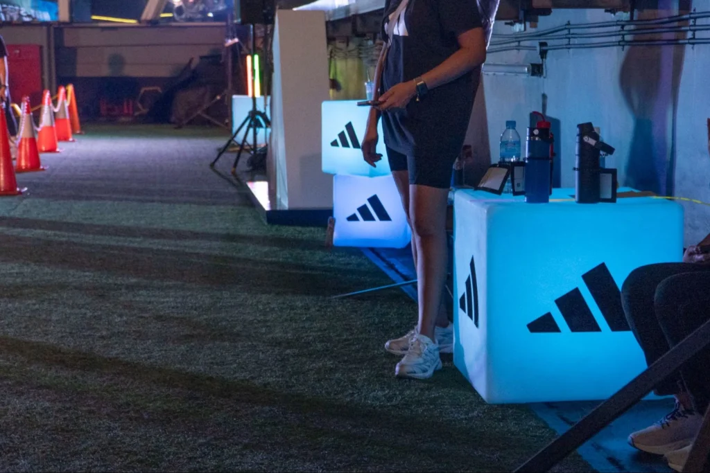 totem led furniture untuk event rentalink