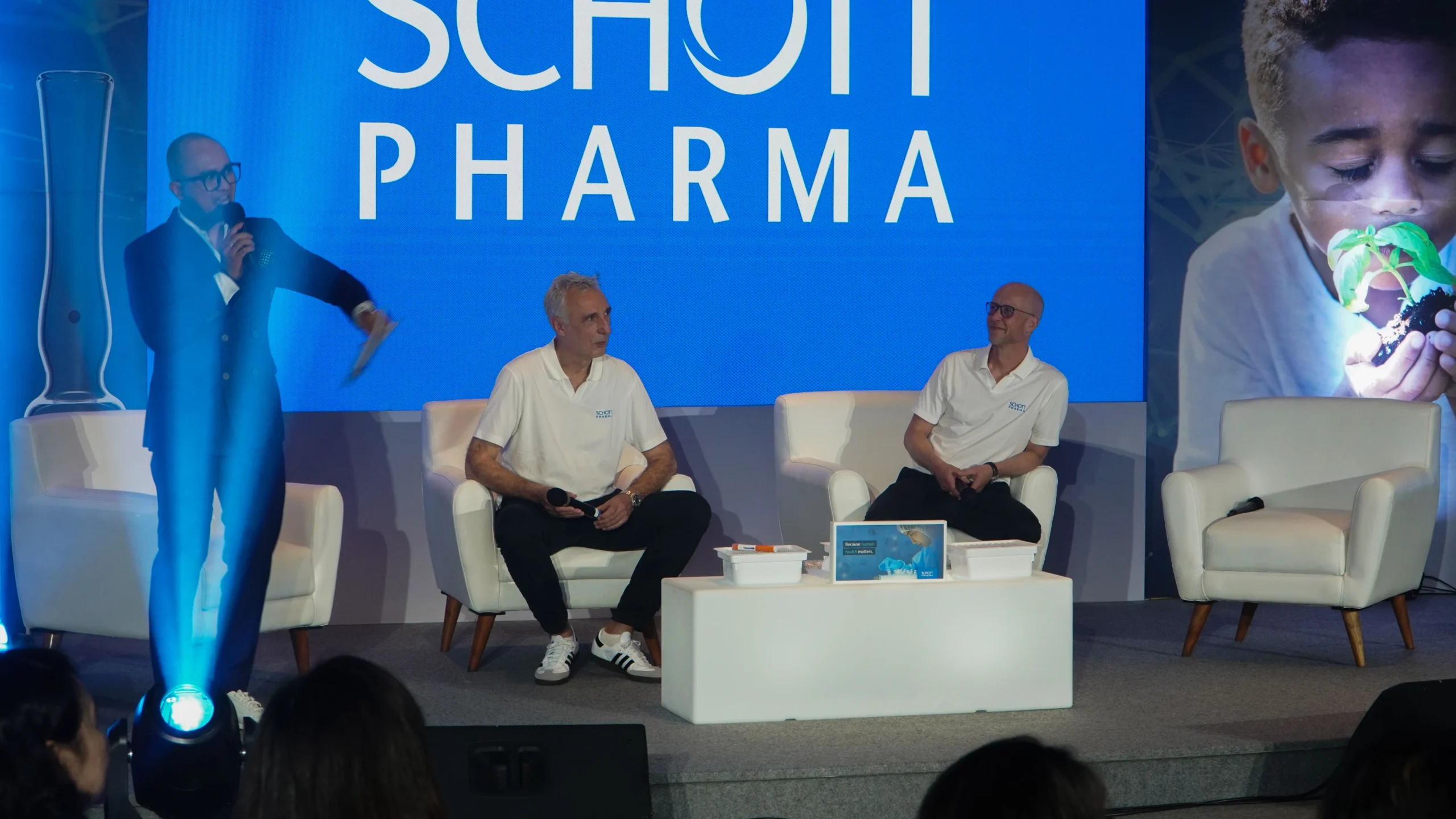 portofolio led furniture rentalink