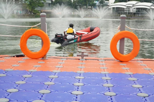 sewa kubus apung untuk wisata air dermaga apung