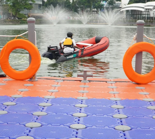 sewa kubus apung untuk wisata air dermaga apung