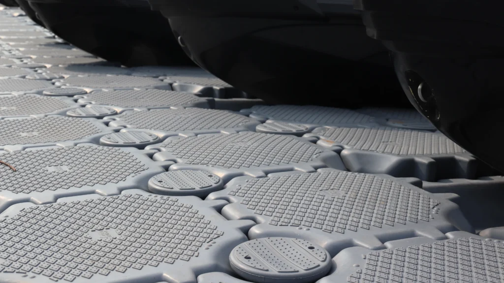 sewa kubus apung untuk wisata air jet ski dock apung