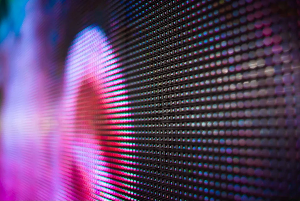 perbedaan led furniture dan led screen